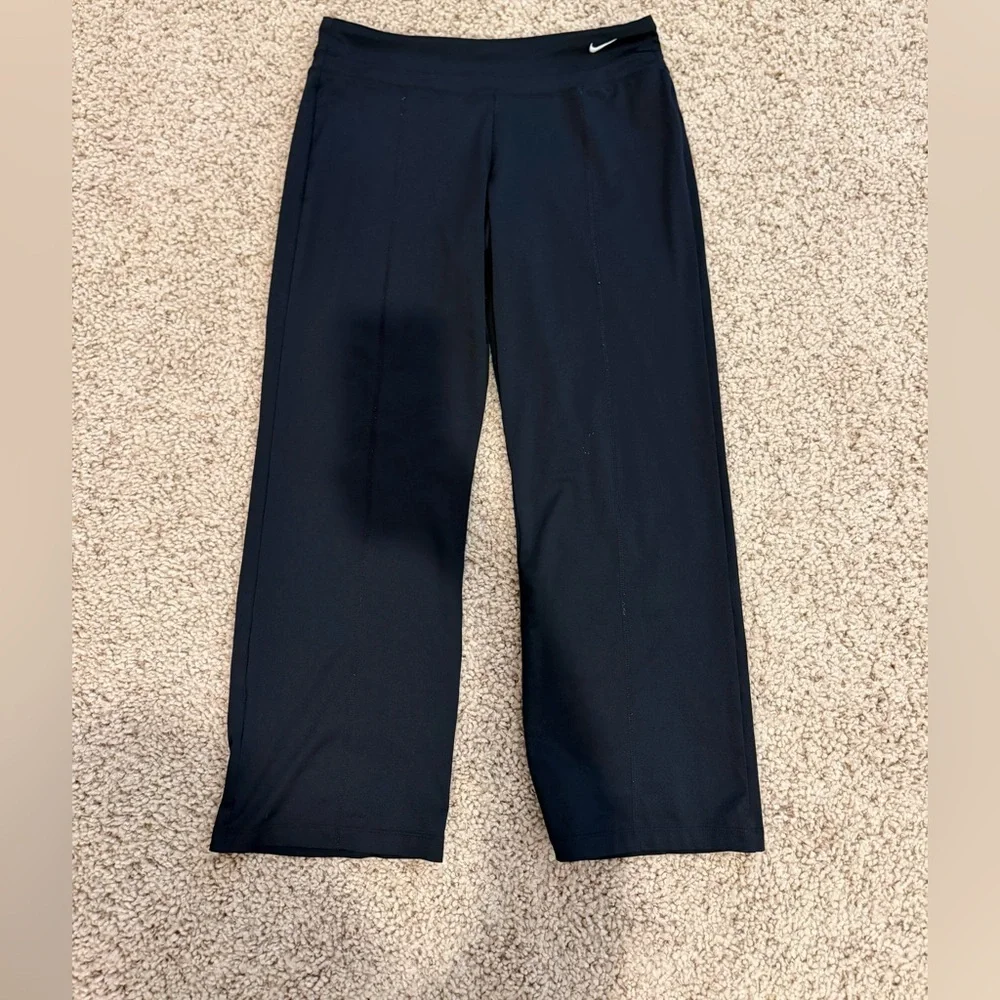 Nike Women’s Black Athletic Pants Size L Wide Leg Dri-Fit‎ Stretch 27” Inseam